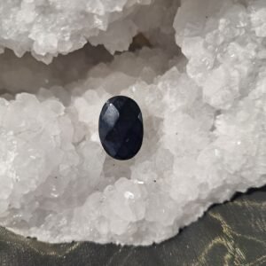 Sinine tiigrisilm  fassettlihvis auguga kivi